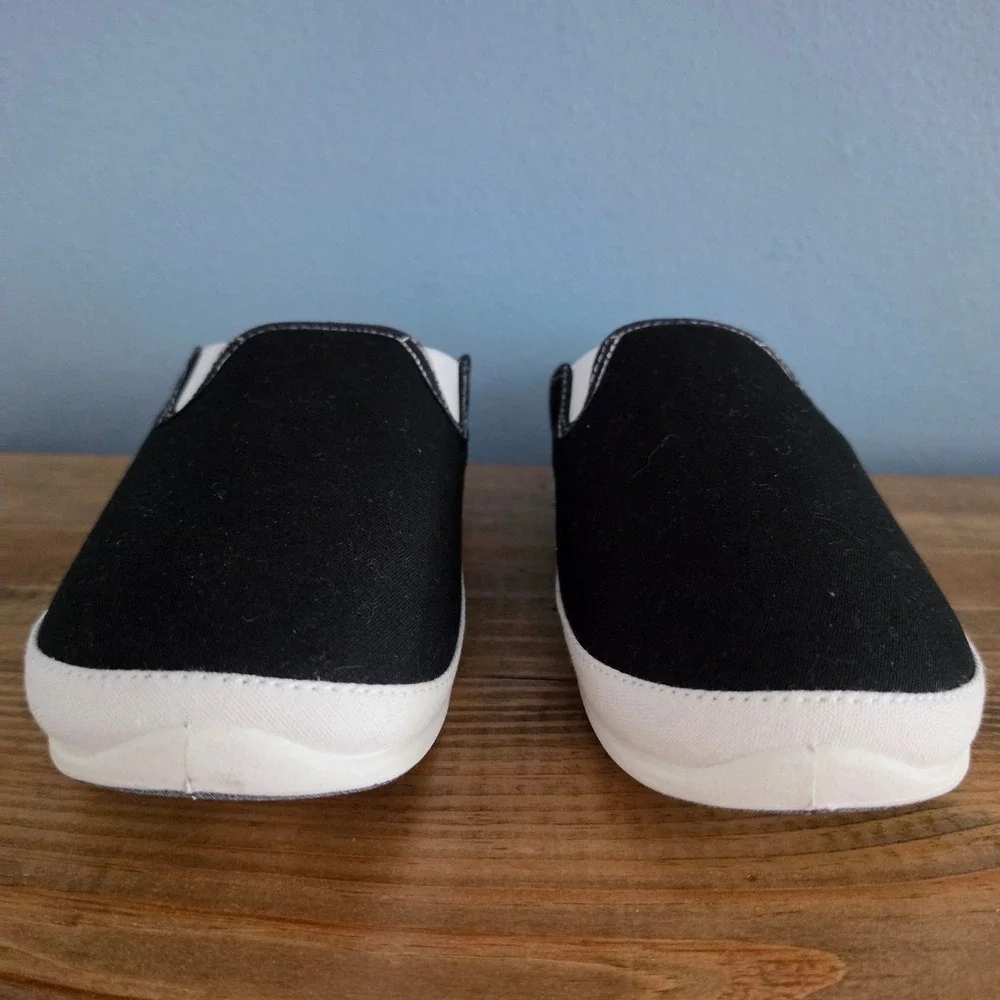 Deer Stags Youth Slipperooz Lil Spike Black Canvas Slip On Slipper Shoes Size 6M
